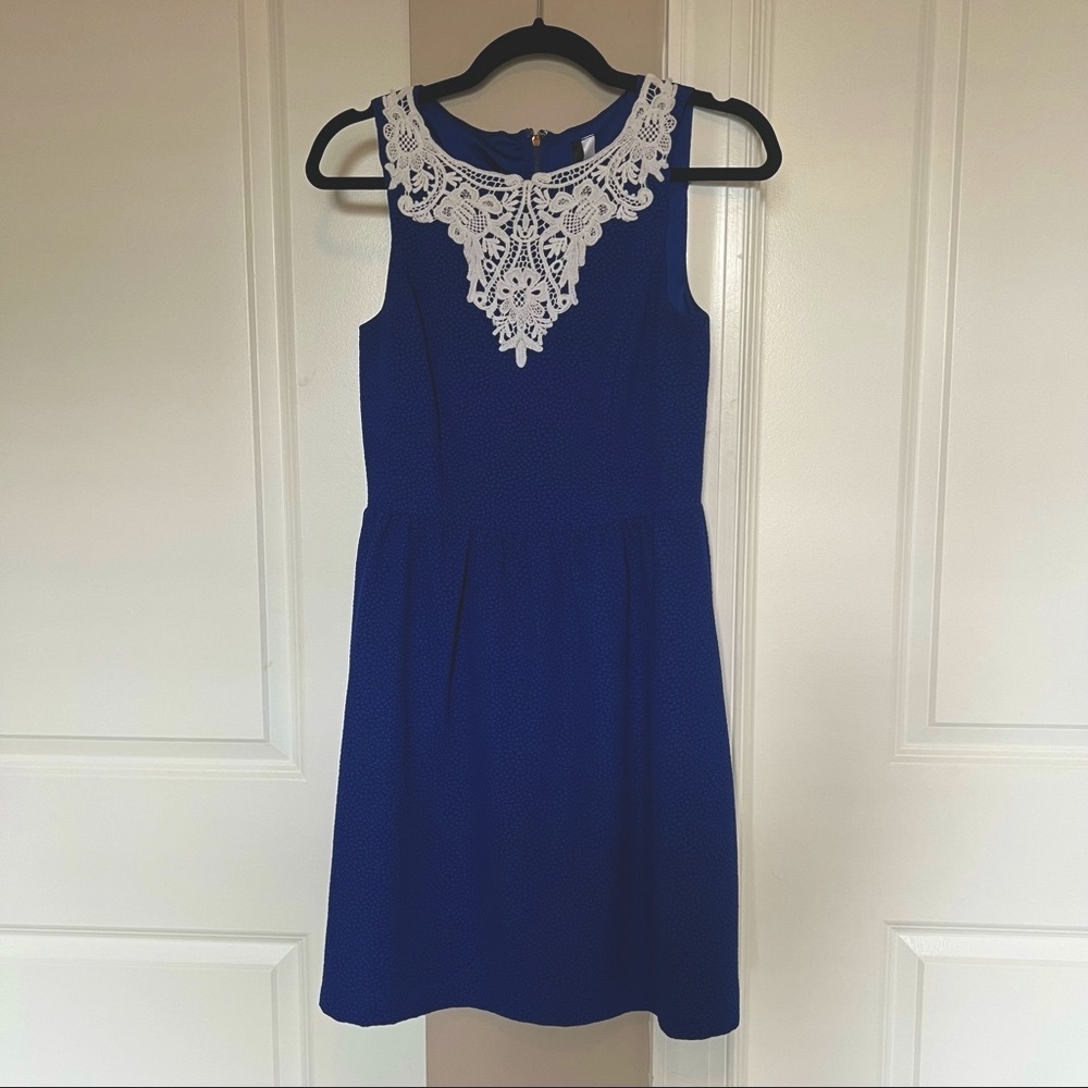 Royal blue A-line textured dress with white crochet lace 💙